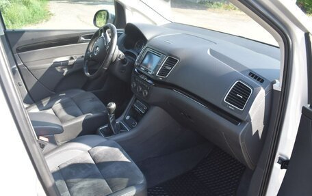 Volkswagen Sharan II, 2015 год, 2 199 000 рублей, 12 фотография