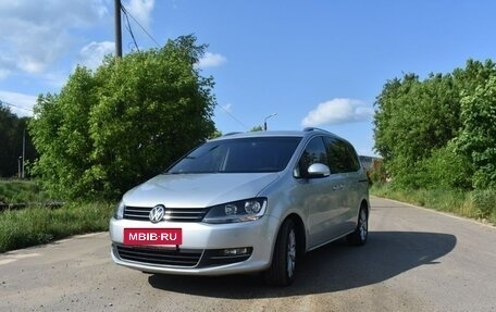 Volkswagen Sharan II, 2015 год, 2 199 000 рублей, 2 фотография