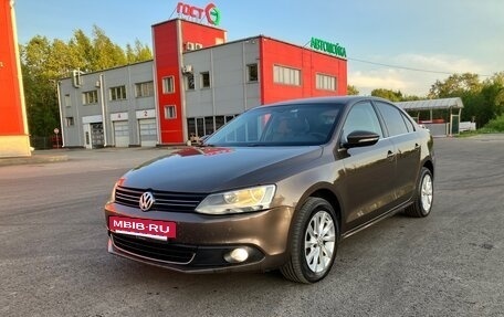 Volkswagen Jetta VI, 2012 год, 799 000 рублей, 3 фотография