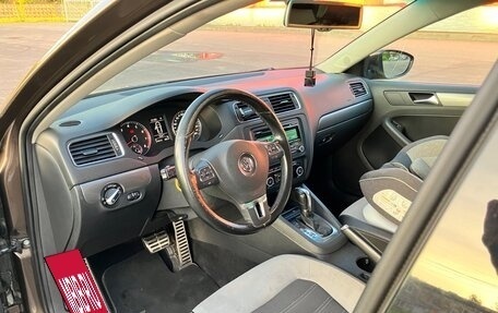 Volkswagen Jetta VI, 2012 год, 799 000 рублей, 5 фотография