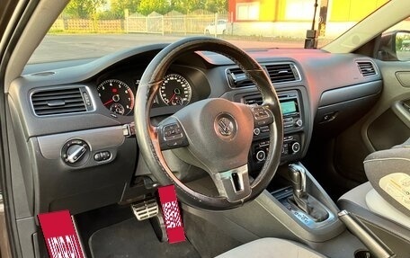 Volkswagen Jetta VI, 2012 год, 799 000 рублей, 8 фотография