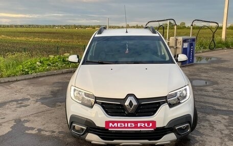 Renault Sandero II рестайлинг, 2019 год, 870 000 рублей, 3 фотография