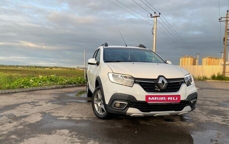 Renault Sandero II рестайлинг, 2019 год, 870 000 рублей, 2 фотография