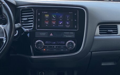 Mitsubishi Outlander III рестайлинг 3, 2018 год, 1 827 000 рублей, 16 фотография