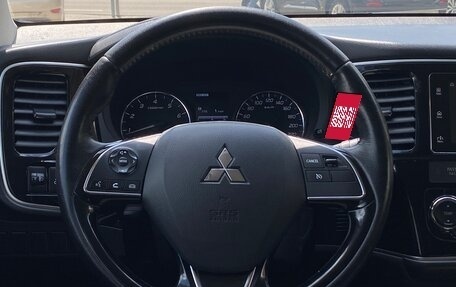 Mitsubishi Outlander III рестайлинг 3, 2018 год, 1 827 000 рублей, 17 фотография