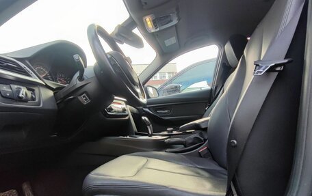 BMW 3 серия, 2017 год, 1 790 000 рублей, 14 фотография