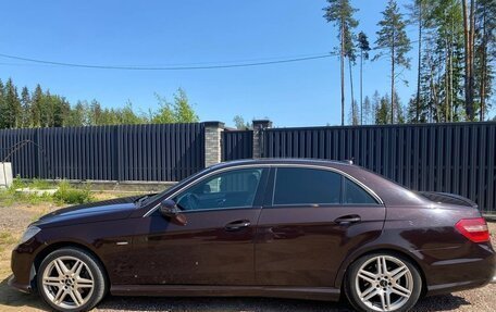 Mercedes-Benz E-Класс, 2011 год, 1 100 000 рублей, 3 фотография