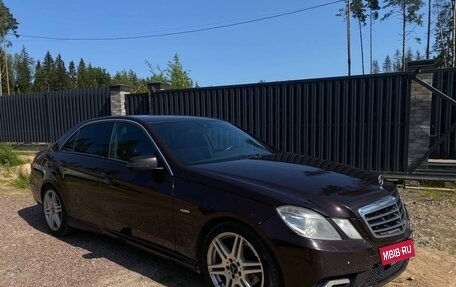 Mercedes-Benz E-Класс, 2011 год, 1 100 000 рублей, 2 фотография