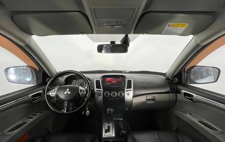 Mitsubishi Pajero Sport II рестайлинг, 2011 год, 1 520 000 рублей, 10 фотография