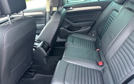 Volkswagen Passat B8 рестайлинг, 2019 год, 2 450 000 рублей, 10 фотография