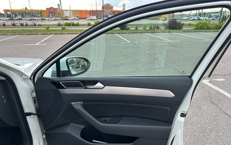 Volkswagen Passat B8 рестайлинг, 2019 год, 2 450 000 рублей, 15 фотография
