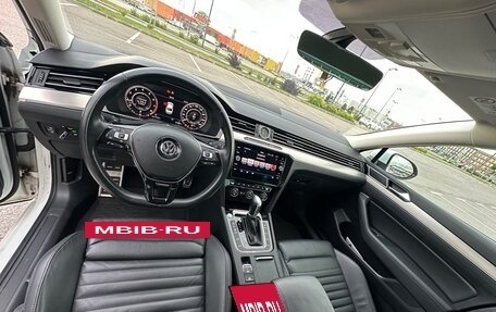 Volkswagen Passat B8 рестайлинг, 2019 год, 2 450 000 рублей, 17 фотография