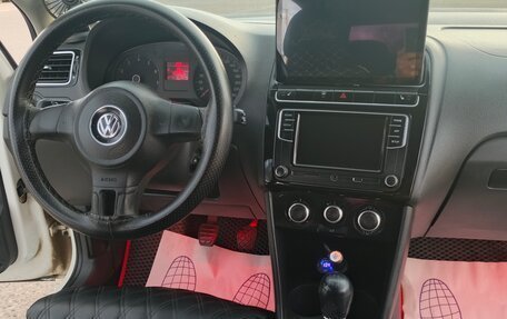 Volkswagen Polo VI (EU Market), 2013 год, 400 000 рублей, 9 фотография