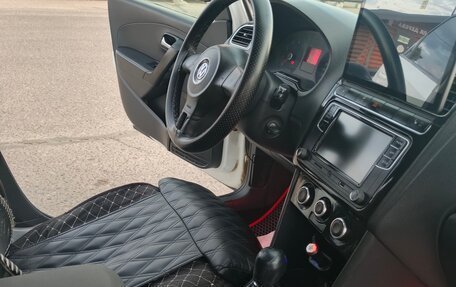 Volkswagen Polo VI (EU Market), 2013 год, 400 000 рублей, 11 фотография