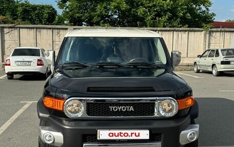 Toyota FJ Cruiser, 2021 год, 4 300 000 рублей, 1 фотография