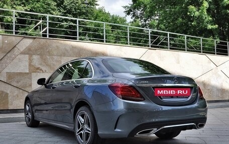 Mercedes-Benz C-Класс, 2019 год, 3 550 000 рублей, 4 фотография