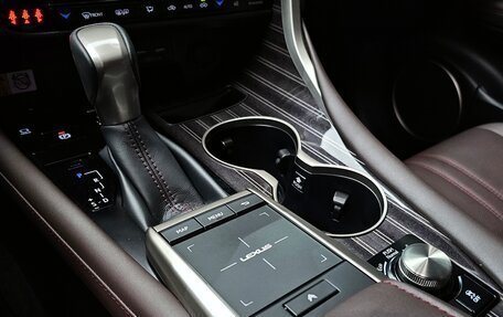Lexus RX IV рестайлинг, 2022 год, 7 300 000 рублей, 8 фотография