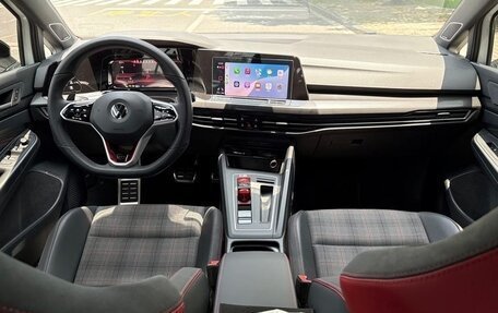 Volkswagen Golf GTI, 2021 год, 2 800 000 рублей, 8 фотография
