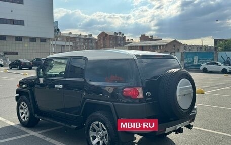 Toyota FJ Cruiser, 2021 год, 4 300 000 рублей, 5 фотография