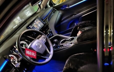 Toyota Camry, 2021 год, 3 950 000 рублей, 8 фотография