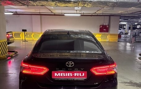 Toyota Camry, 2021 год, 3 950 000 рублей, 5 фотография