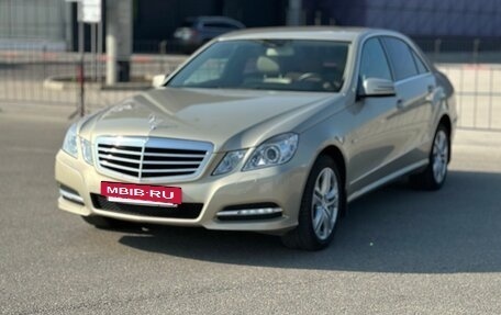 Mercedes-Benz E-Класс, 2011 год, 2 000 000 рублей, 6 фотография