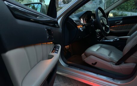 Mercedes-Benz E-Класс, 2011 год, 2 000 000 рублей, 16 фотография