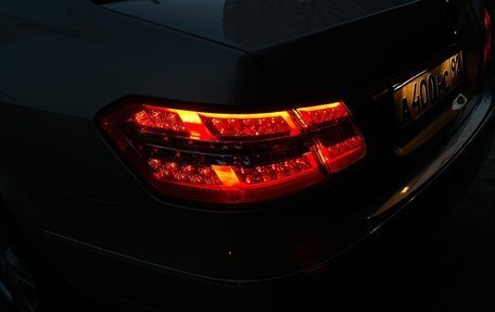 Mercedes-Benz E-Класс, 2011 год, 2 000 000 рублей, 21 фотография