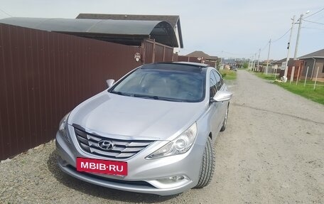 Hyundai Sonata VI, 2011 год, 1 100 000 рублей, 4 фотография