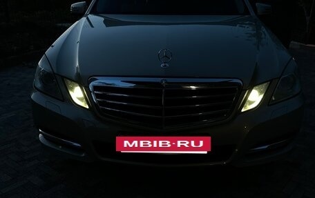 Mercedes-Benz E-Класс, 2011 год, 2 000 000 рублей, 24 фотография