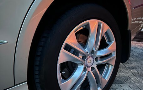 Mercedes-Benz E-Класс, 2011 год, 2 000 000 рублей, 27 фотография