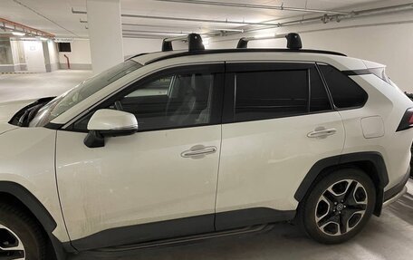 Toyota RAV4, 2020 год, 5 200 000 рублей, 4 фотография