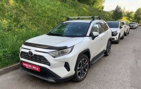 Toyota RAV4, 2020 год, 5 200 000 рублей, 2 фотография