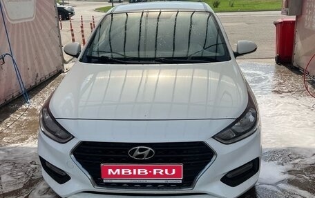 Hyundai Solaris II рестайлинг, 2018 год, 1 040 000 рублей, 1 фотография