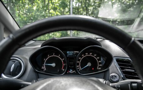 Ford Fiesta, 2015 год, 770 000 рублей, 5 фотография