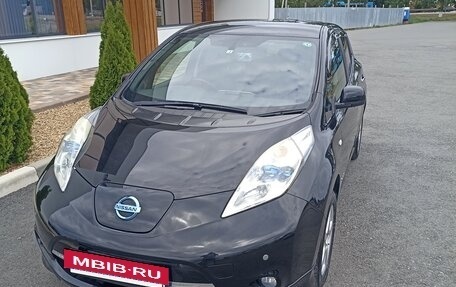 Nissan Leaf I, 2013 год, 750 000 рублей, 2 фотография