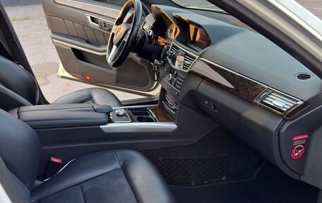 Mercedes-Benz E-Класс, 2012 год, 1 500 000 рублей, 11 фотография