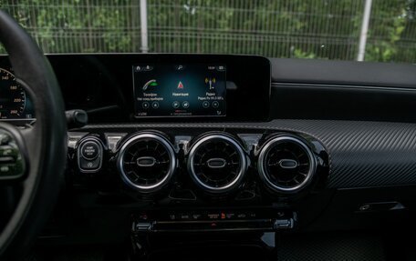 Mercedes-Benz A-Класс, 2019 год, 1 899 000 рублей, 9 фотография