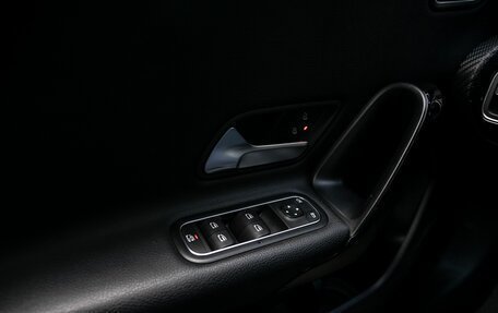 Mercedes-Benz A-Класс, 2019 год, 1 899 000 рублей, 11 фотография