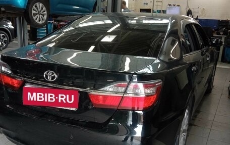 Toyota Camry, 2015 год, 1 790 000 рублей, 3 фотография