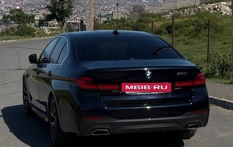 BMW 5 серия, 2022 год, 5 690 000 рублей, 2 фотография