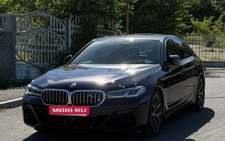 BMW 5 серия, 2022 год, 5 690 000 рублей, 5 фотография