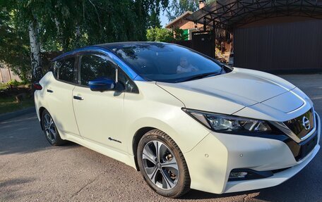 Nissan Leaf II, 2019 год, 1 800 000 рублей, 7 фотография