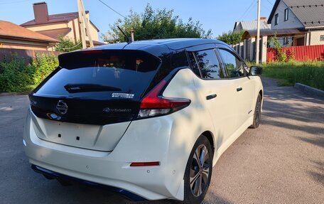 Nissan Leaf II, 2019 год, 1 800 000 рублей, 8 фотография