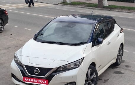 Nissan Leaf II, 2019 год, 1 800 000 рублей, 9 фотография