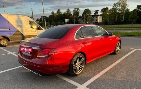 Mercedes-Benz E-Класс, 2019 год, 3 500 000 рублей, 4 фотография