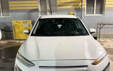 Hyundai Kona I, 2018 год, 1 600 000 рублей, 5 фотография