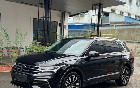 Volkswagen Tiguan II, 2022 год, 2 955 000 рублей, 3 фотография