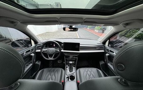 Volkswagen Tiguan II, 2022 год, 2 955 000 рублей, 10 фотография