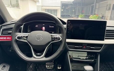 Volkswagen Tiguan II, 2022 год, 2 955 000 рублей, 13 фотография